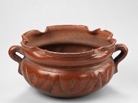 Ame Ker 24  Ame Ker 24, Mexiko, Bundesstaat Jalisco, Guadalajara/Tonalá, Kolonialzeit, 17./18. Jahrhundert, Napf, búcaro, Ton, H 7,3 cm, Dm 13,3 cm : Museumsfoto: Claus Cordes, Bestandskatalog Ethnologie